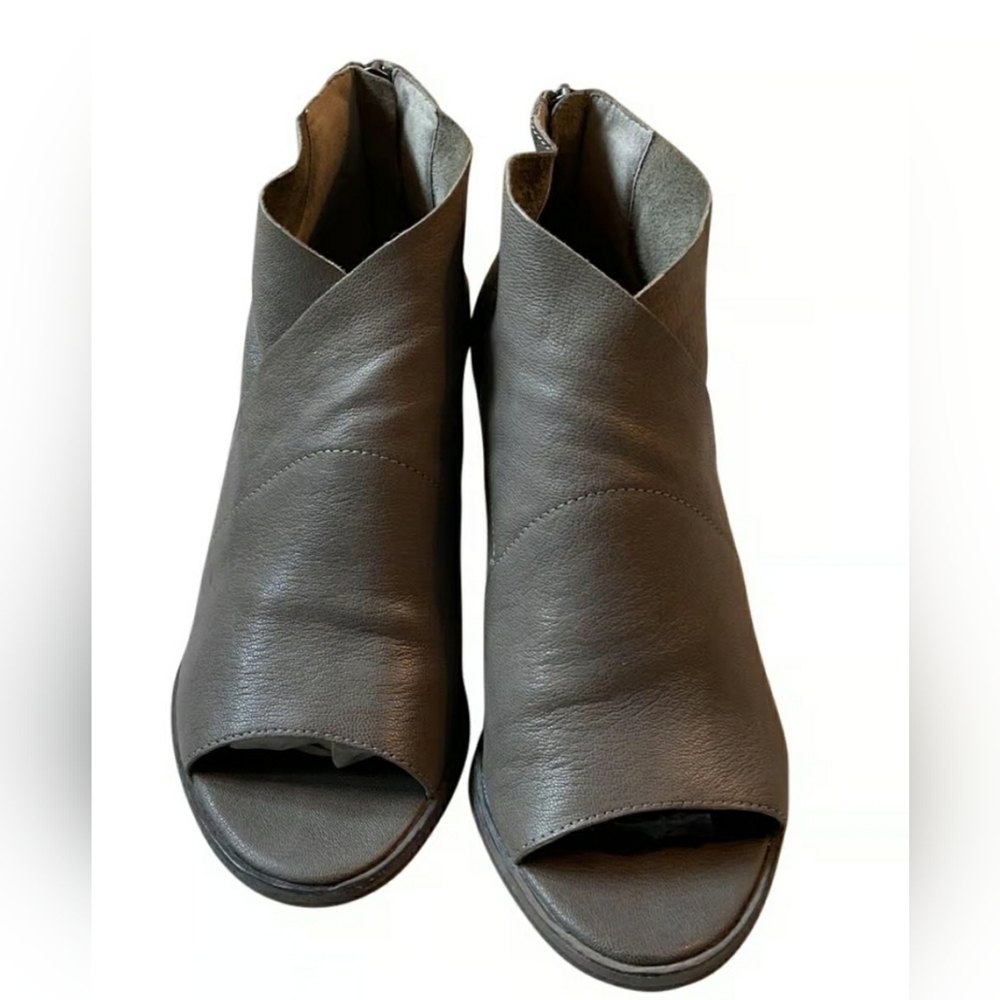 New Eileen Fisher Ink Leather Open Toe Bootie, Color Grey, Size 10
